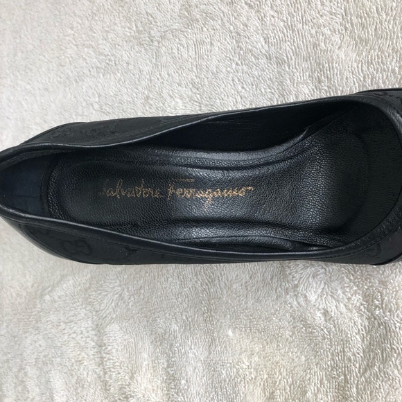 Salvatore Ferragamo EUC Heels, Sz 6.5 - Picture 9 of 14